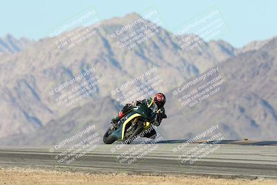 media/Dec-01-2025-Moto Forza (Mon) [[2daa91e15f]]/3-Beginner Group/Session 4 Turn 9/